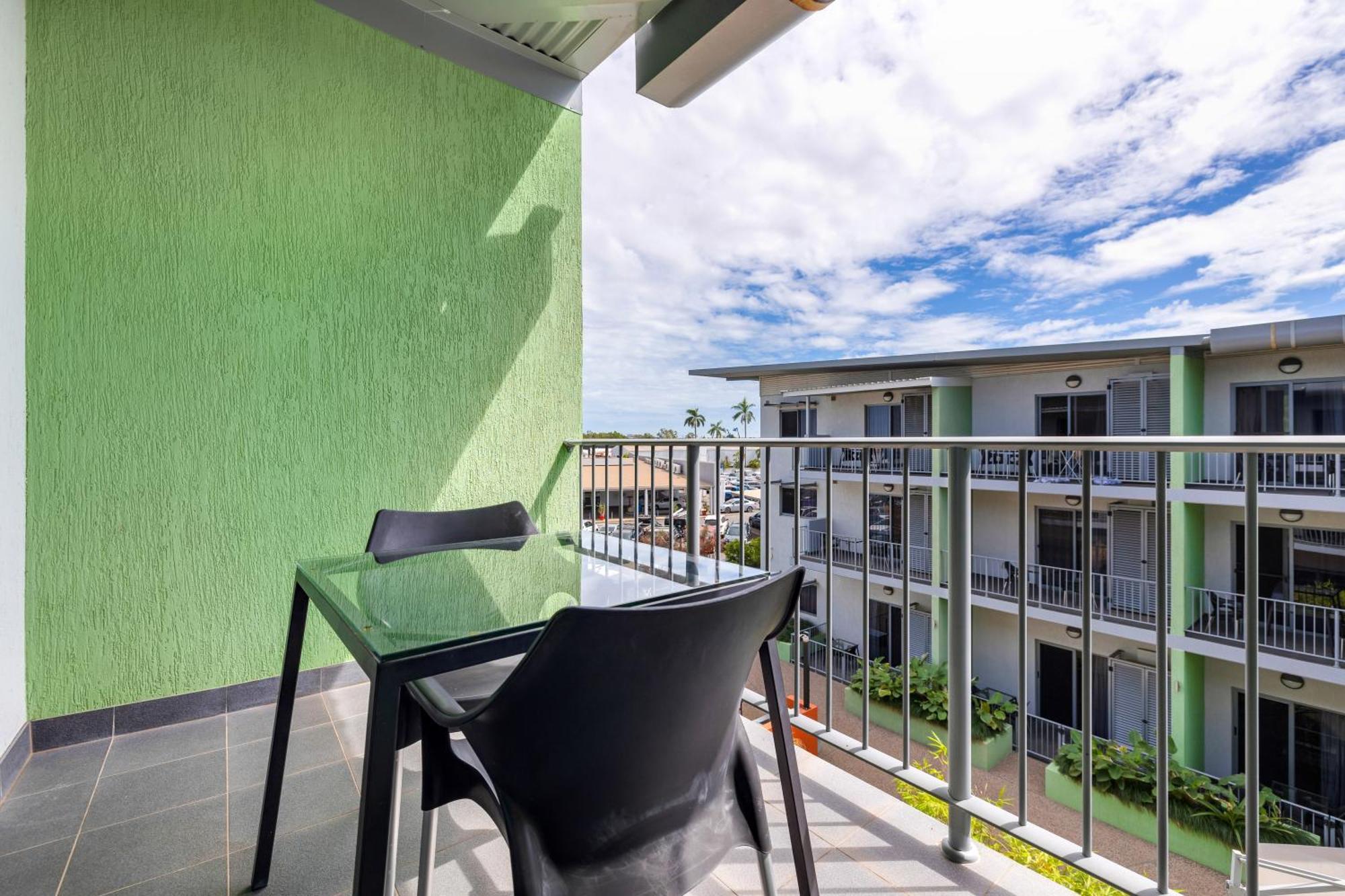 Hudson Berrimah Aparthotel Darwin Exteriör bild